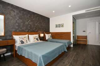 Отель Hotel Perla Херцег-Нови Стандартный трехместный номер-5