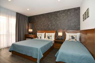 Отель Hotel Perla Херцег-Нови Стандартный трехместный номер-6