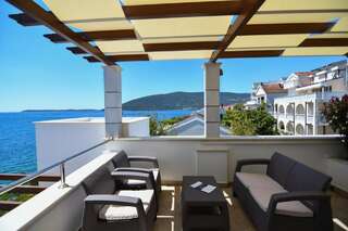 Отель Hotel Perla Херцег-Нови Улучшенный двухместный номер с 1 кроватью и видом на море-6